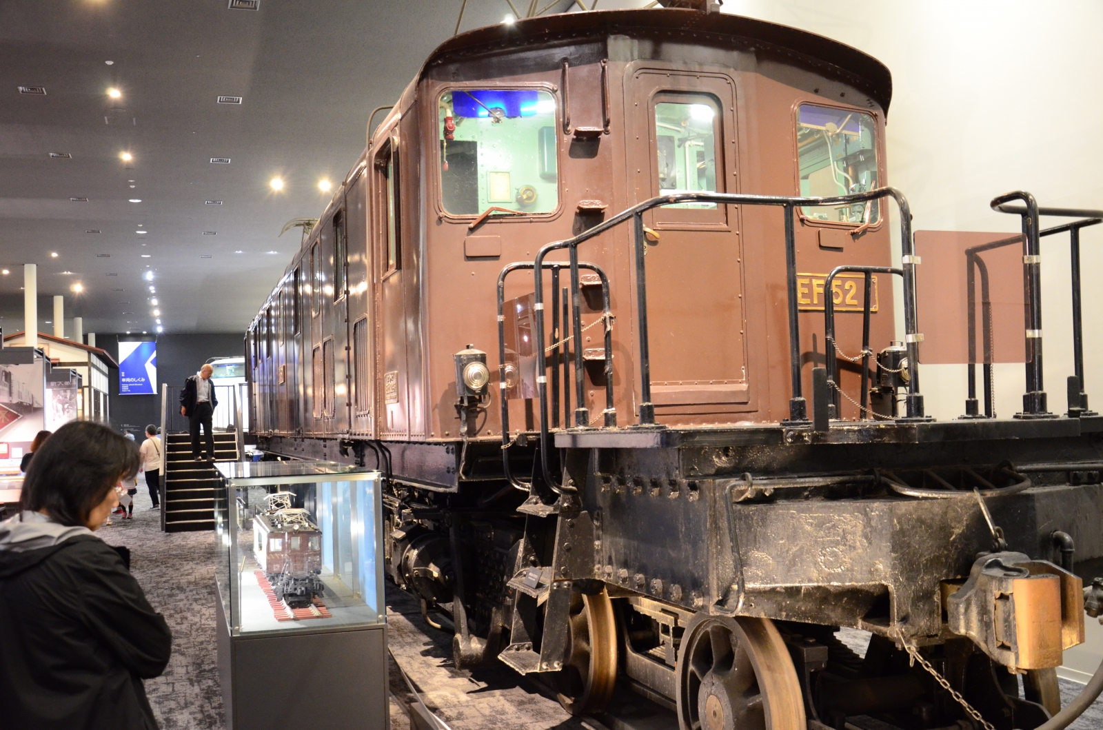 EF52