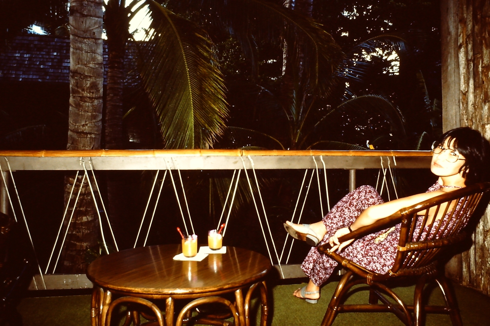hotel balcony honolulu